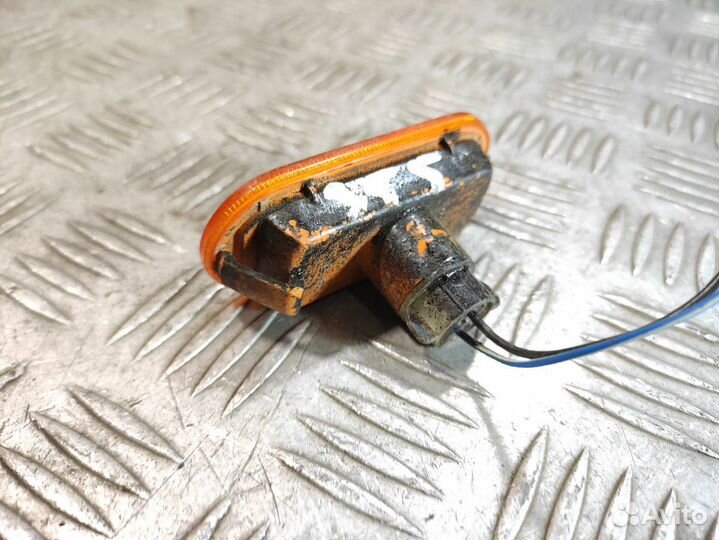 Повторитель в крыло левый Ford Fusion 2002-2012