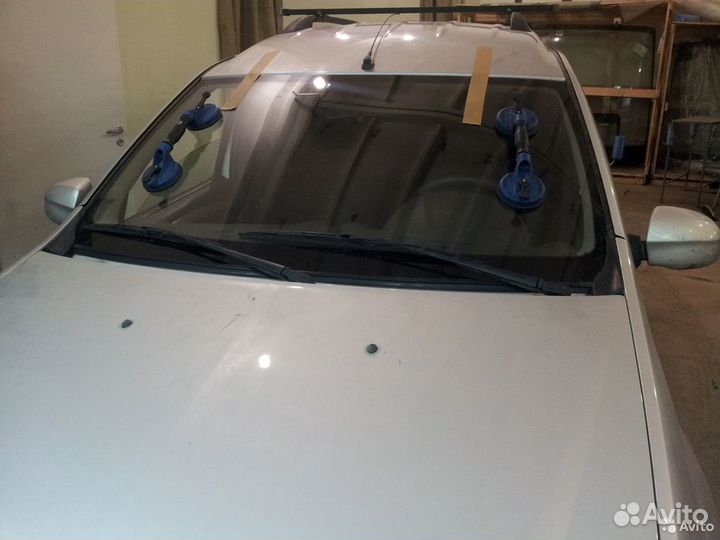 Лобовое стекло на Лада Ларгус / Рено Логан