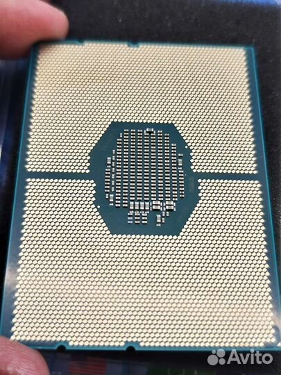 Процессор Intel Xeon Silver 4214R LGA3647