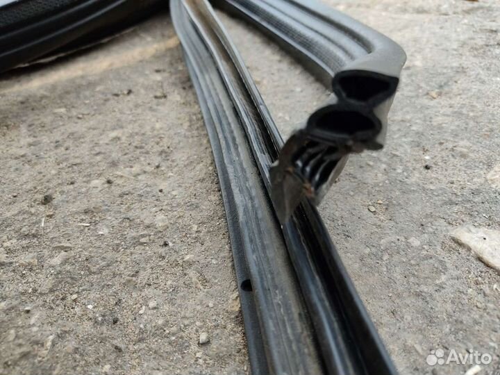 Комплект уплотнительной резины Форд Мондео универс