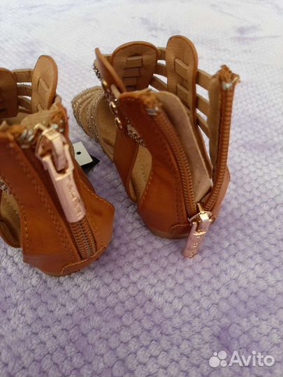 Сандалии для девочки
