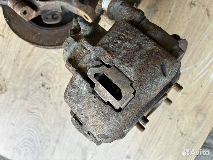 Тормозной суппорт ford escort 96-2002 года