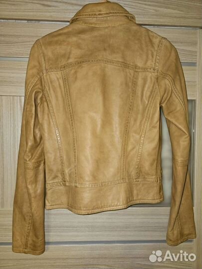 Куртка кожаная женская 42 р