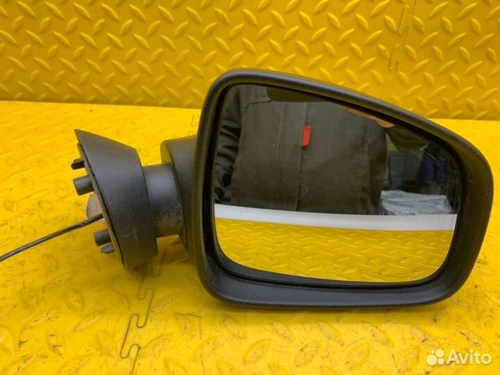Зеркало заднего вида боковое правое Renault Duster