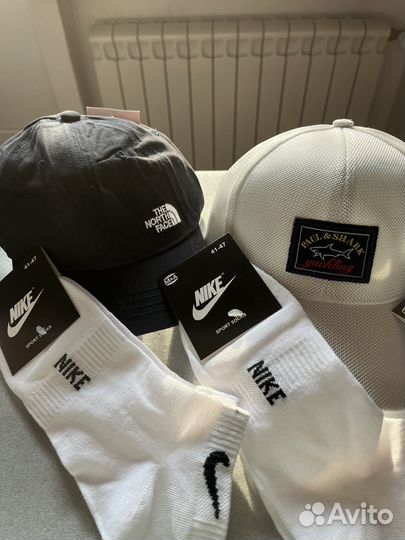 Кепки новые