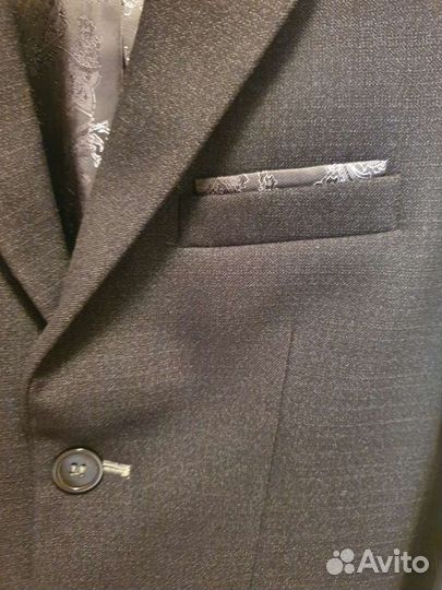 Новый детский школьный костюм 32 размер