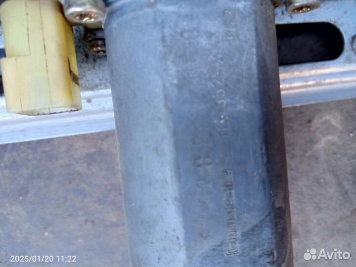 Задний правый стеклоподъемник BMW 3 E46