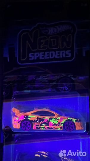 Машинки Hot Wheels Neon Speeders