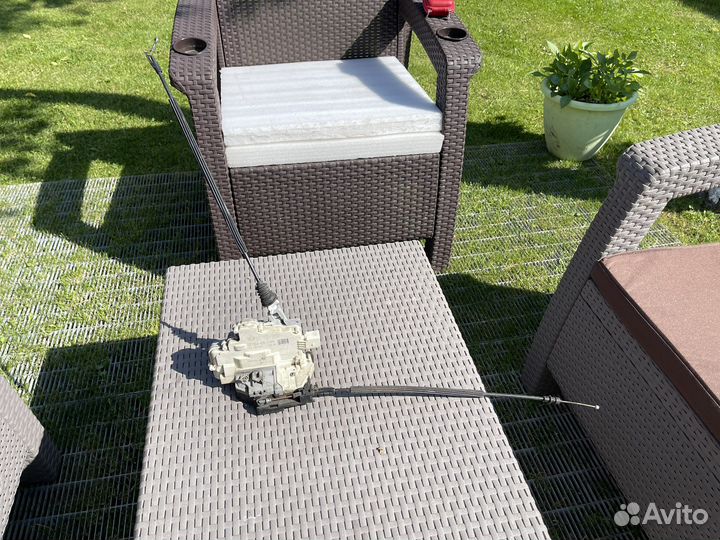 Замок двери Volkswagen CZ3C4839016A