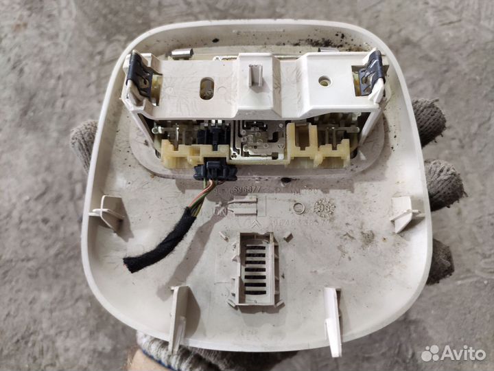 Плафон освещения салона Citroen C4