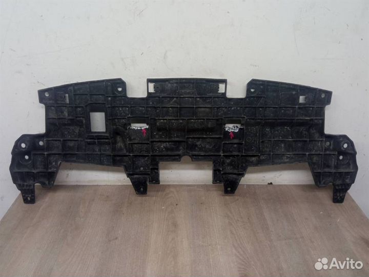 Кронштейн решетки радиатора haval M6