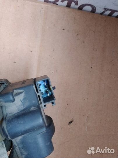 Замок багажника Dodge Stratus