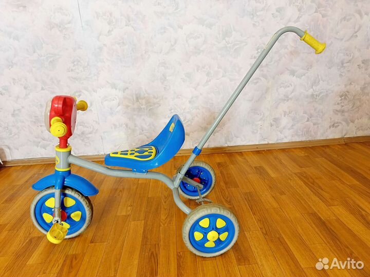 Детский трехколесный велосипед