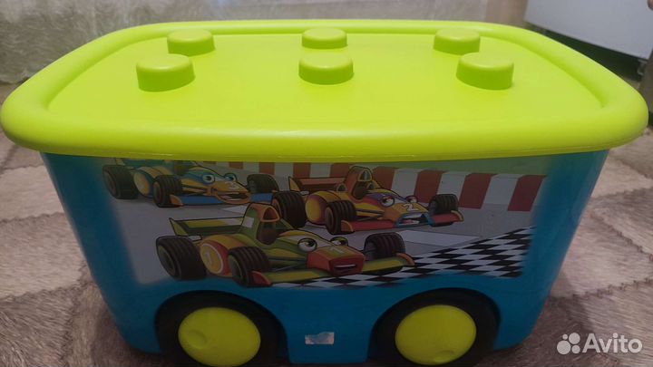 Контейнер с игрушками
