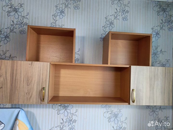 Полка настенная навесная