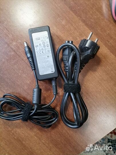 Блок питания Samsung 5.5x3.0x1.0 19V 2.1A