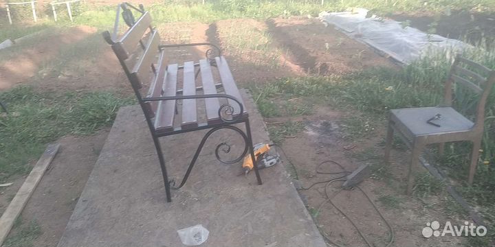 Лавочка садовая