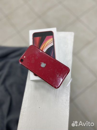 iPhone SE (2020), 64 ГБ