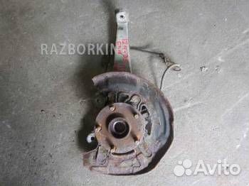 Кулак передний правый