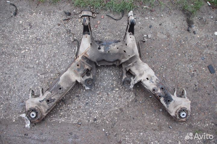 Подрамник задний на Опель Омега B