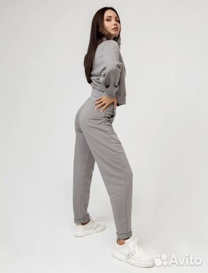 Спортивный костюм женский