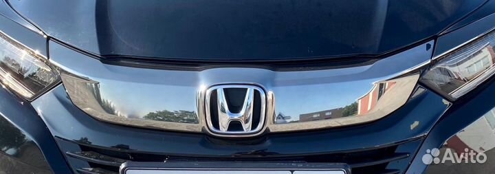 Накладка на решетку радиатора Honda Vezel ‘18