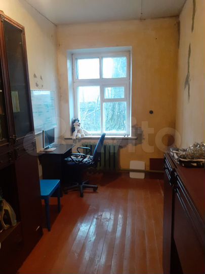 4-к. квартира, 80 м², 1/1 эт.