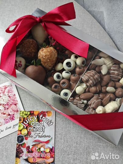 Клубника в шоколаде, съедобные букеты, орехи