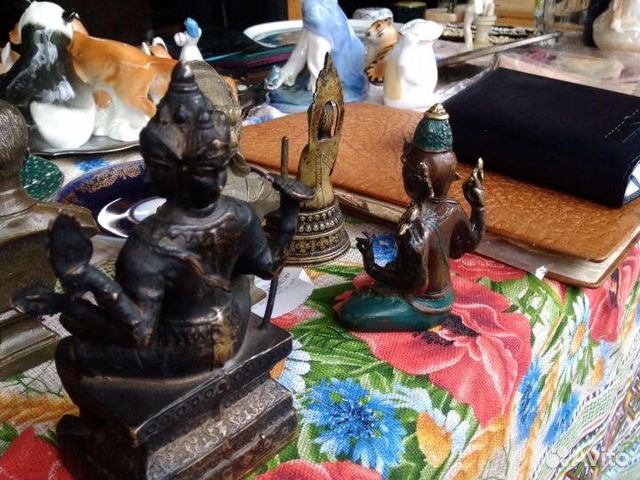 Буда четырехрукий