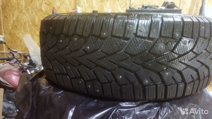 Gislaved NordFrost 100 215/60 R16