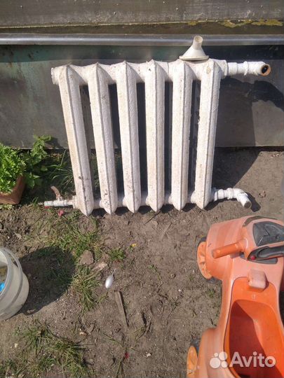 Батарея чугунная
