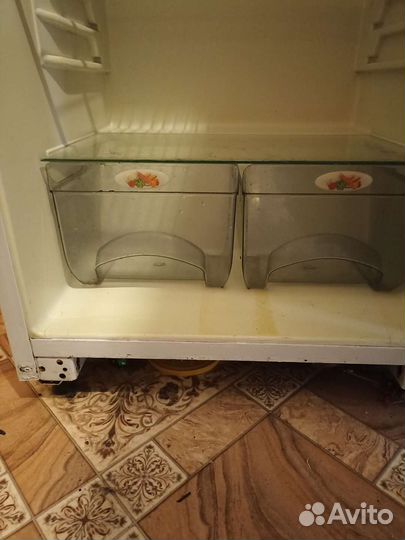 Холодильник на запчасти exqvisit