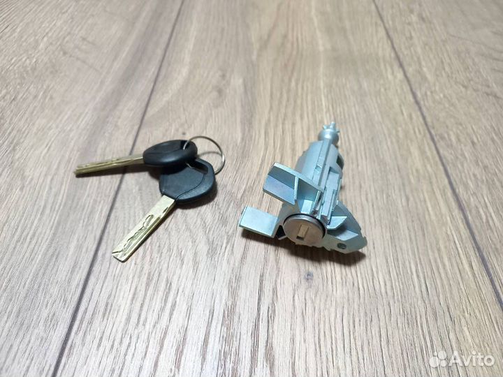 Личинка замка двери BMW E53 X5 00-06