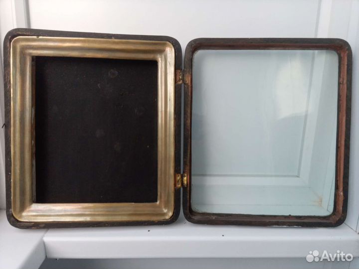 Киот под икону 22,5*27 см шпон стекло 19 век