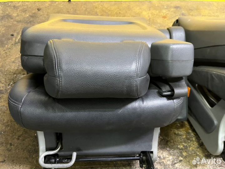 Сиденье Mercedes Viano W639 272.978 30 758803 2007