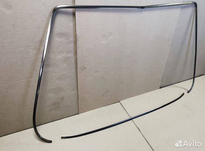 Молдинги заднего стекла на Mercedes W124 купе