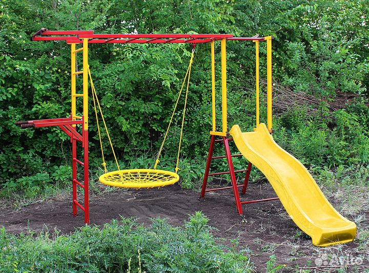 Детская игровая площадка с горкой