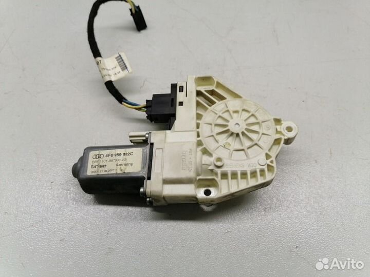 Моторчик стеклоподъемика задний левый Audi A6 C6