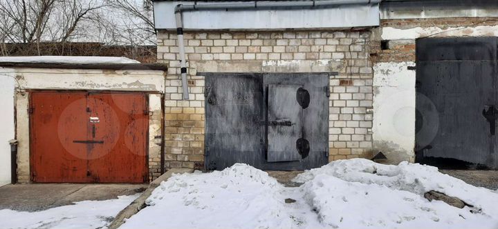 Гараж, > 30 м²