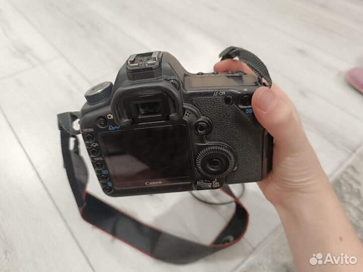 Зеркальный фотоаппарат canon 5D mark ii