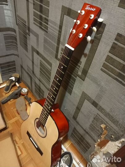 Акустическая гитара