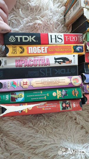 Видеокасеты с мультиками и фильмами