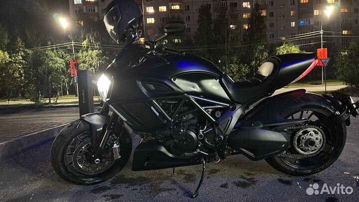 Ducati diavel dark
