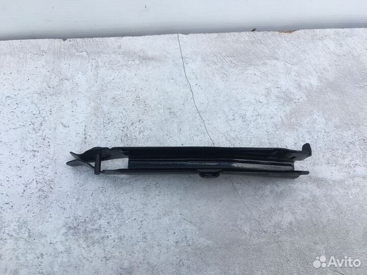 Кронштейн бампера Mercedes W251 A2518801114
