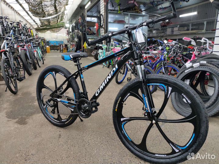 Велосипед на литых дисках 26