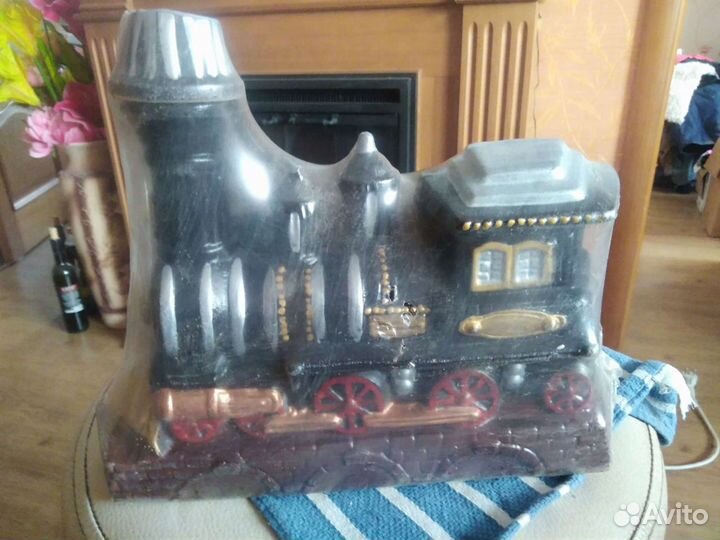 Статуэтка фарфор