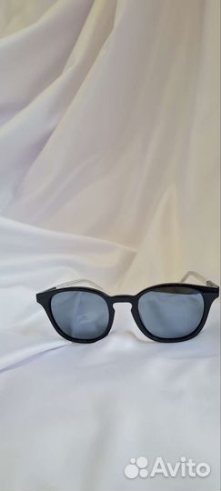 Солнцезащитные очки женские Guess