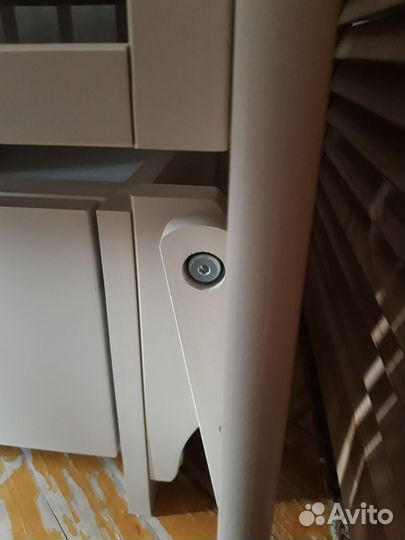 Детская кроватка с продольным маятником, ящиком