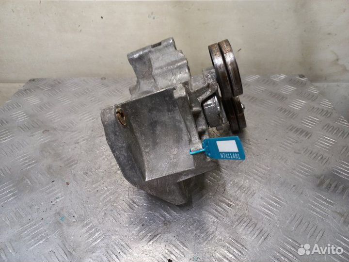 Кронштейн генератора Volkswagen Golf 4 1.6 16V ATN