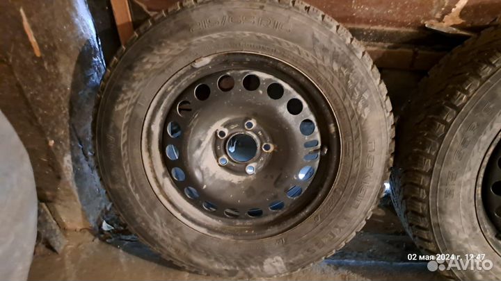 Nokian Tyres Hakkapeliitta 9 SUV 215/65 R16